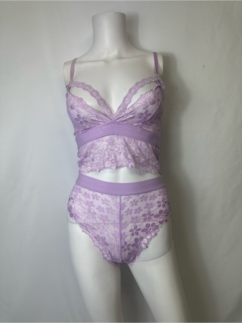 💜 NWOT Kilo Brava Lace Triangle Bralette w matching panties  – Lilac SIZE med